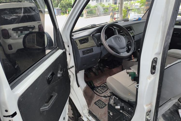 Used Jinbei Hiace X30 2023 1.5L Super-Comfortable Passenger Van 5/6/7-Seater Non-Air-Conditioned Version Model SWC15M Driver Seat