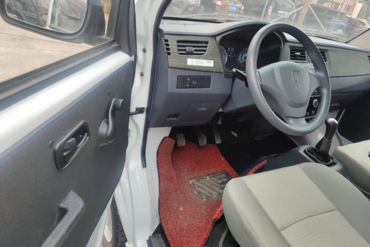 Used Jinbei Hiace X30 2023 1.5L Super-Comfortable Passenger Van 5/6/7-Seater Non-Air-Conditioned Version Model SWC15M Driver Seat