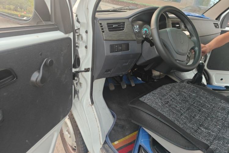 Used Jinbei Hiace X30 2023 1.5L Super-Comfortable Passenger Van 5/6/7-Seater Non-Air-Conditioned Version Model SWC15M Driver Seat