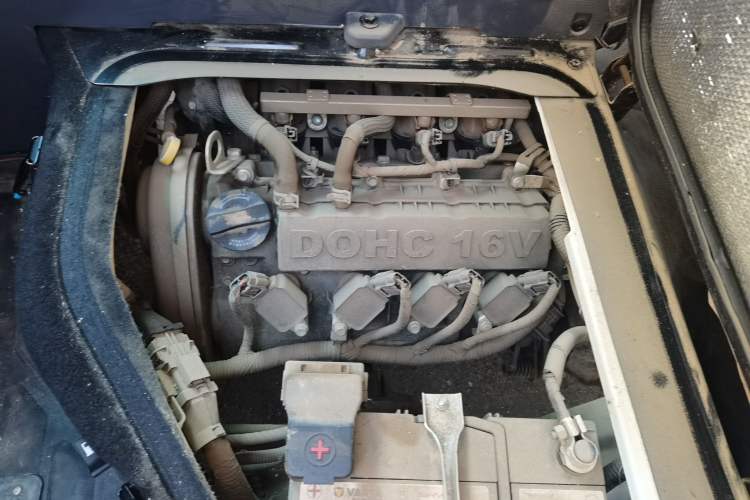 Used Jinbei Hiace X30 2023 1.5L Super-Comfortable Passenger Van 5/6/7-Seater Non-Air-Conditioned Version Model SWC15M Engine Bay