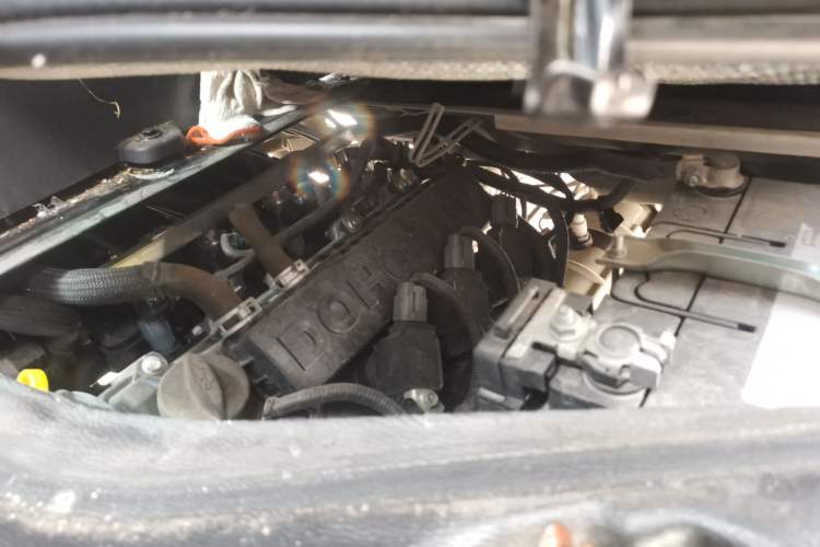 Used Jinbei Hiace X30 2023 1.5L Wealthy Van 2/5-Seater Non-Air-Conditioned Version SWC15M Engine Bay Left