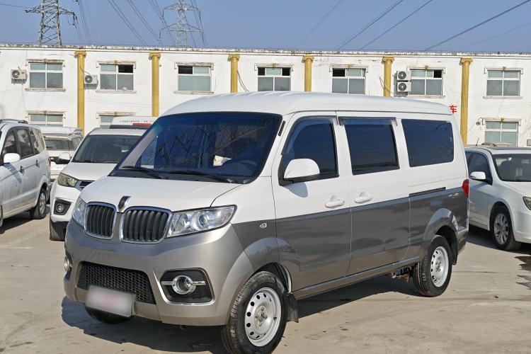 Used Jinbei Hiace X30 2023 1.5L Wealthy-Style Passenger Van 5/6/7-Seater Non-Air-Conditioned Version SWC15M Exterior 1
