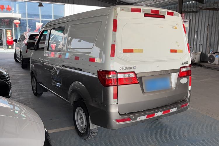 Used Jinbei Hiace X30 2023 1.5L Wealthy Van 2/5-Seater Non-Air-Conditioned Version SWC15M Exterior 2