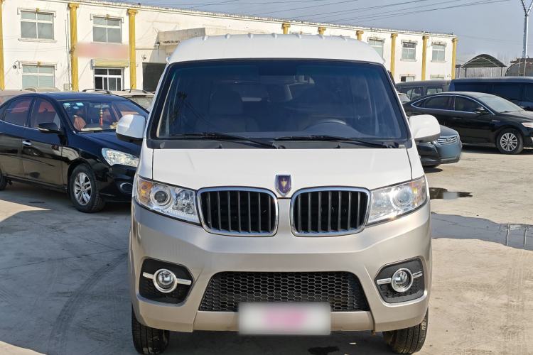 Used Jinbei Hiace X30 2023 1.5L Wealthy-Style Passenger Van 5/6/7-Seater Non-Air-Conditioned Version SWC15M Exterior 2