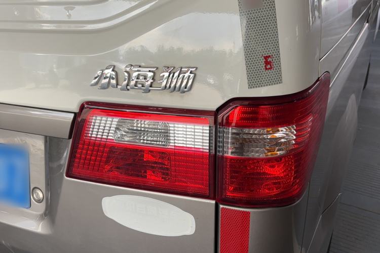 Used Jinbei Hiace X30 2023 1.5L Wealthy Van 2/5-Seater Non-Air-Conditioned Version SWC15M Exterior 3