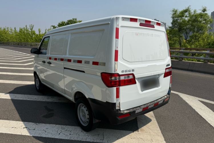 Used Jinbei Hiace X30 2023 1.5L Super-Enjoyment Van 2/5 Seats Non-Air-Conditioned Version SWC15M Exterior 4