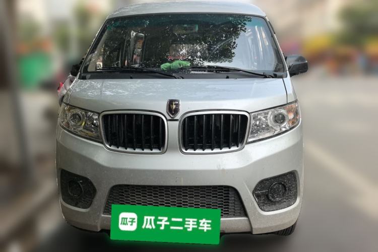 Used Jinbei Hiace X30 2023 1.5L Super-Comfortable Passenger Van 5/6/7-Seater Non-Air-Conditioned Version Model SWC15M Front