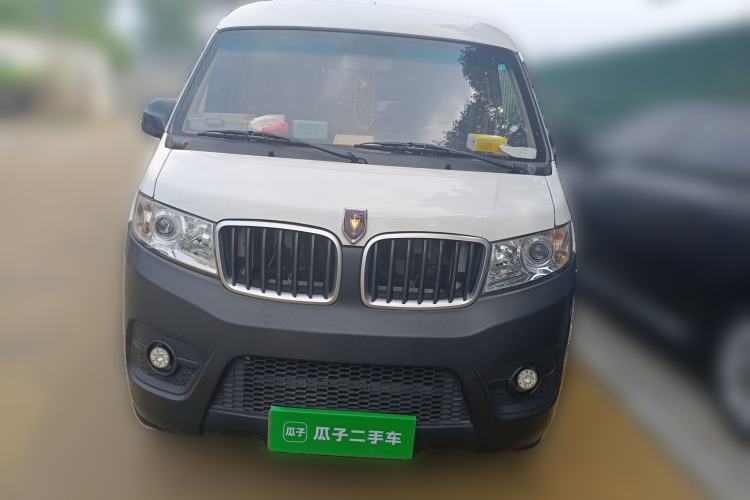 Used Jinbei Hiace X30 2023 1.5L Super-Comfortable Passenger Van 5/6/7-Seater Non-Air-Conditioned Version Model SWC15M Front