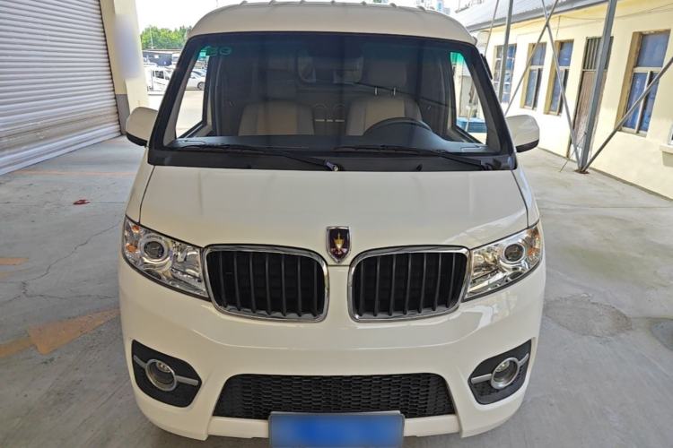 Used Jinbei Hiace X30 2023 1.5L Super-Enjoyment Van 2/5 Seats Non-Air-Conditioned Version SWC15M Front