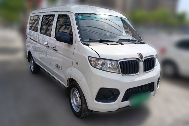 Used Jinbei Hiace X30 2023 1.5L Super-Comfortable Passenger Van 5/6/7-Seater Non-Air-Conditioned Version Model SWC15M Front Right 45 Deg