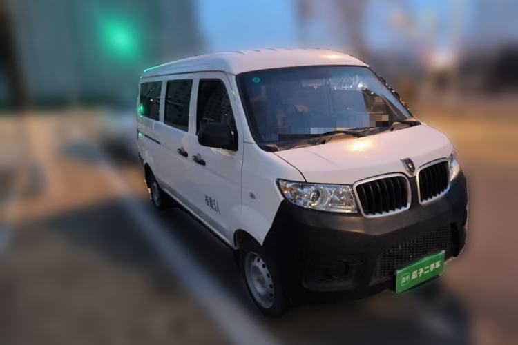 Used Jinbei Hiace X30 2023 1.5L Super-Comfortable Passenger Van 5/6/7-Seater Non-Air-Conditioned Version Model SWC15M Front Right 45 Deg