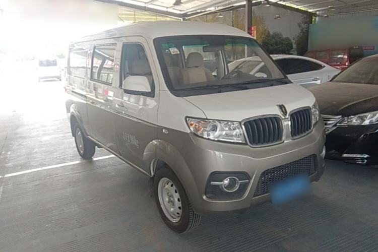 Used Jinbei Hiace X30 2023 1.5L Wealthy Van 2/5-Seater Non-Air-Conditioned Version SWC15M Front Right 45 Deg