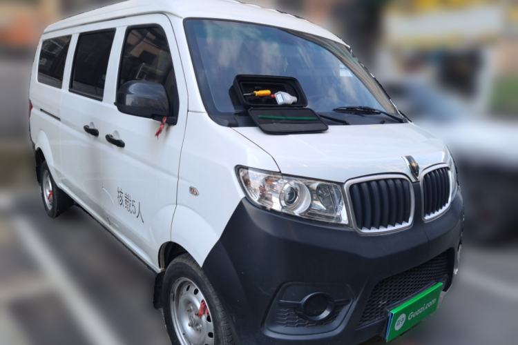 Used Jinbei Hiace X30 2023 1.5L Super-Comfortable Passenger Van 5/6/7-Seater Non-Air-Conditioned Version Model SWC15M Front Right 45 Deg