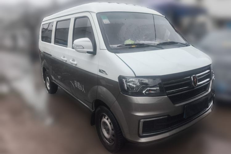 Used Jinbei Hiace X30 2023 1.5L Wealthy-Style Passenger Van 5/6/7-Seater Non-Air-Conditioned Version SWC15M Front Right 45 Deg