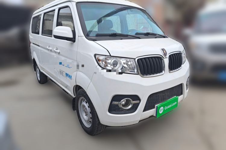 Used Jinbei Hiace X30 2023 1.5L Super-Comfortable Passenger Van 5/6/7-Seater Non-Air-Conditioned Version Model SWC15M Front Right 45 Deg