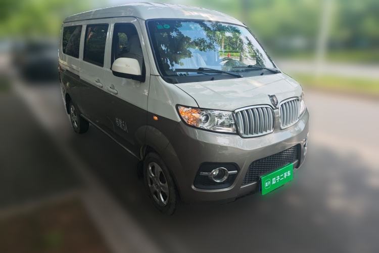 Used Jinbei Hiace X30 2023 1.5L Business-Style Passenger Van 5/6/7-Seater Non-Air-Conditioned Version SWC15M Front Right 45 Deg