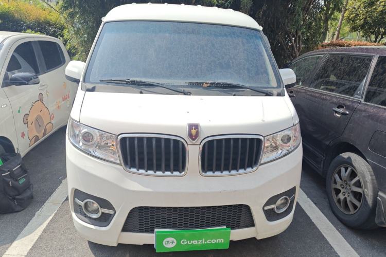 Used Jinbei Hiace X30 2023 1.5L Wealthy-Style Passenger Van 5/6/7-Seater Non-Air-Conditioned Version SWC15M Front