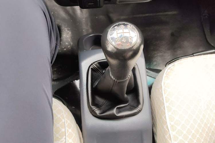 Used Jinbei Hiace X30 2023 1.5L Wealthy Van 2/5-Seater Non-Air-Conditioned Version SWC15M Gear Lever