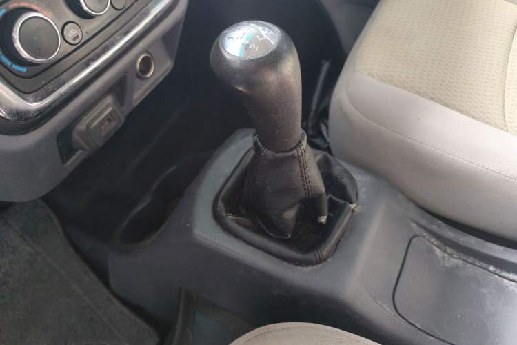 Used Jinbei Hiace X30 2023 1.5L Wealthy-Style Passenger Van 5/6/7-Seater Non-Air-Conditioned Version SWC15M Gear Lever