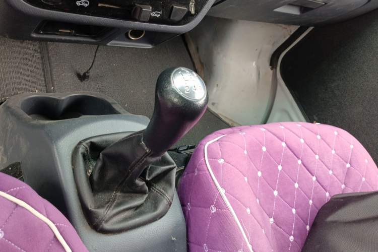 Used Jinbei Hiace X30 2023 1.5L Super-Enjoyment Van 2/5 Seats Non-Air-Conditioned Version SWC15M Gear Lever