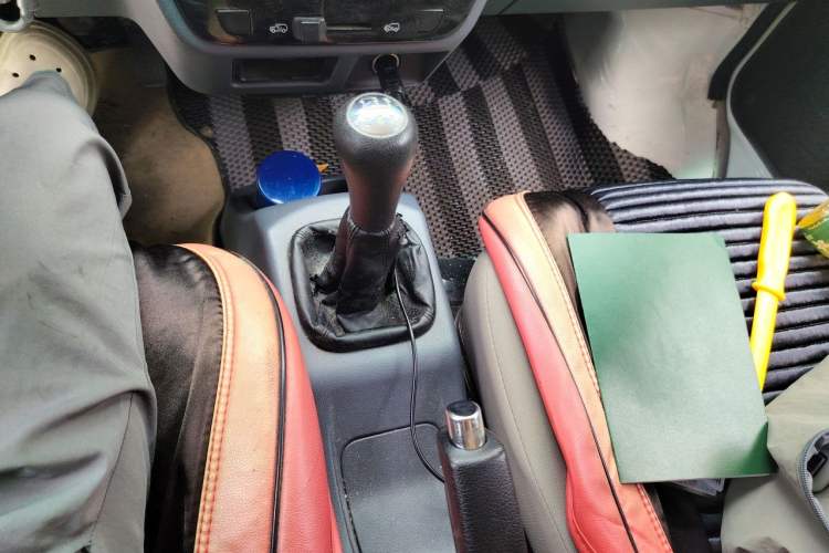 Used Jinbei Hiace X30 2023 1.5L Super-Enjoyment Van 2/5 Seats Non-Air-Conditioned Version SWC15M Gear Lever