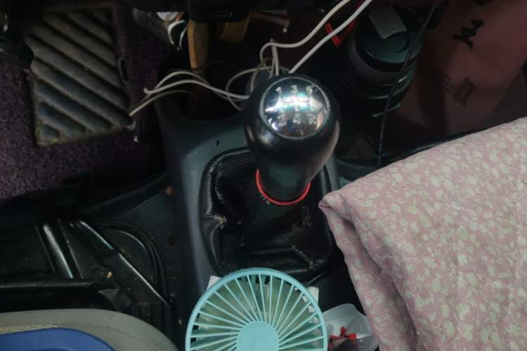Used Jinbei Hiace X30 2023 1.5L Wealthy Van 2/5-Seater Non-Air-Conditioned Version SWC15M Gear Lever