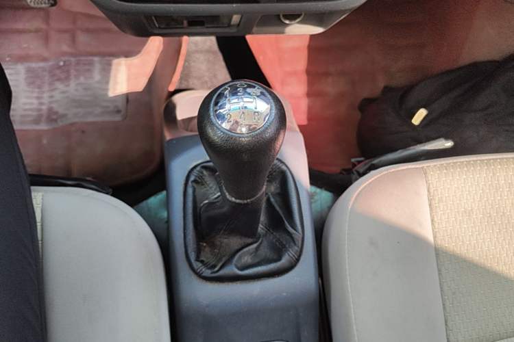 Used Jinbei Hiace X30 2023 1.5L Super-Enjoyment Van 2/5 Seats Non-Air-Conditioned Version SWC15M Gear Lever