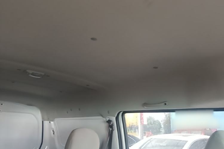 Used Jinbei Hiace X30 2023 1.5L Wealthy Van 2/5-Seater Non-Air-Conditioned Version SWC15M Headliner