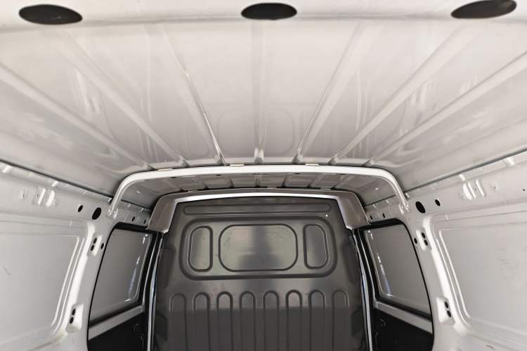 Used Jinbei Hiace X30 2023 1.5L Super-Enjoyment Van 2/5 Seats Non-Air-Conditioned Version SWC15M Headliner