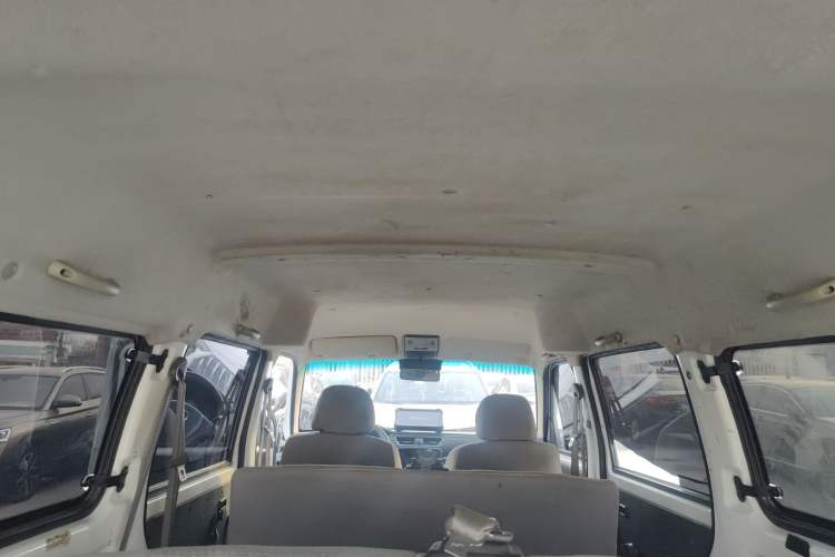 Used Jinbei Hiace X30 2023 1.5L Wealthy-Style Passenger Van 5/6/7-Seater Non-Air-Conditioned Version SWC15M Headliner