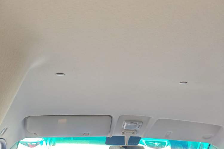 Used Jinbei Hiace X30 2023 1.5L Super-Comfortable Passenger Van 5/6/7-Seater Non-Air-Conditioned Version Model SWC15M Headliner