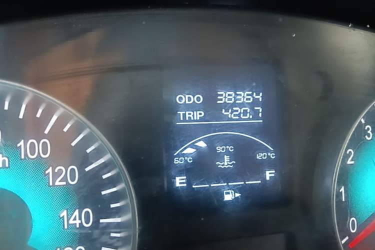 Used Jinbei Hiace X30 2023 1.5L Super-Comfortable Passenger Van 5/6/7-Seater Non-Air-Conditioned Version Model SWC15M Instrument Cluster