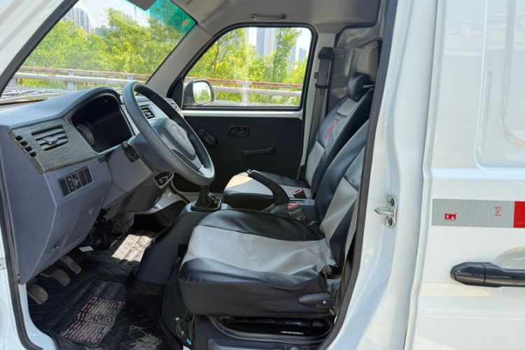Used Jinbei Hiace X30 2023 1.5L Super-Enjoyment Van 2/5 Seats Non-Air-Conditioned Version SWC15M Interior 1