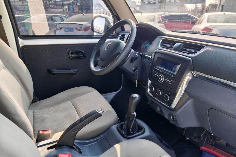 Used Jinbei Hiace X30 2023 1.5L Wealthy-Style Passenger Van 5/6/7-Seater Non-Air-Conditioned Version SWC15M Interior 2