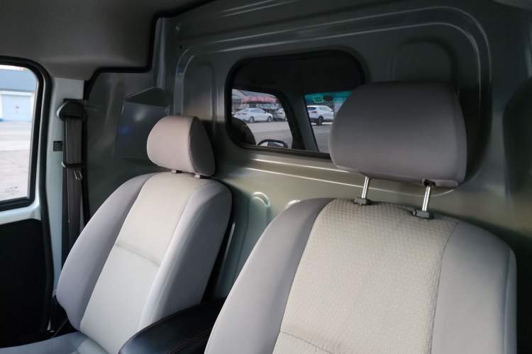 Used Jinbei Hiace X30 2023 1.5L Super-Enjoyment Van 2/5 Seats Non-Air-Conditioned Version SWC15M Interior 2