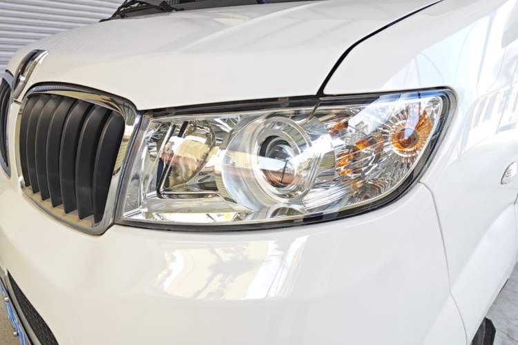 Used Jinbei Hiace X30 2023 1.5L Super-Enjoyment Van 2/5 Seats Non-Air-Conditioned Version SWC15M Left Front Headlight
