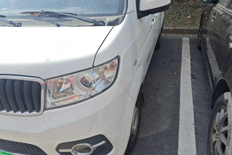 Used Jinbei Hiace X30 2023 1.5L Wealthy-Style Passenger Van 5/6/7-Seater Non-Air-Conditioned Version SWC15M Left Front Headlight