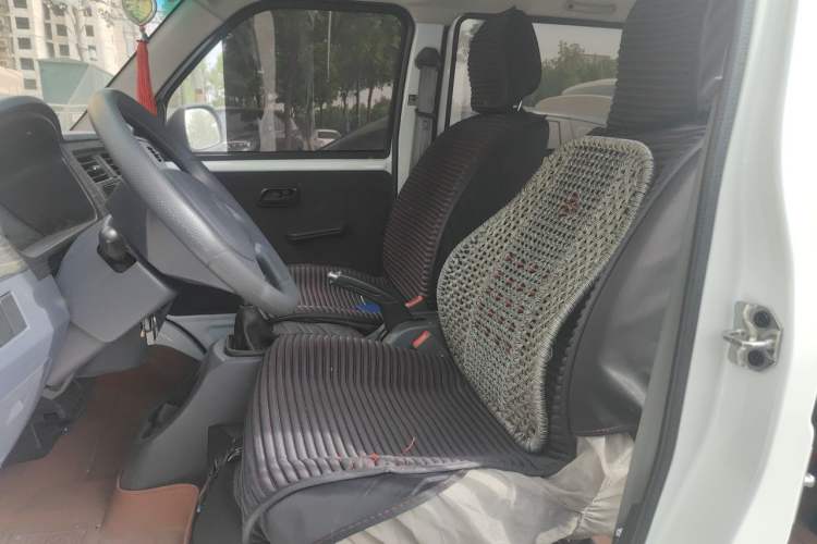 Used Jinbei Hiace X30 2023 1.5L Super-Comfortable Passenger Van 5/6/7-Seater Non-Air-Conditioned Version Model SWC15M Left Front Seat