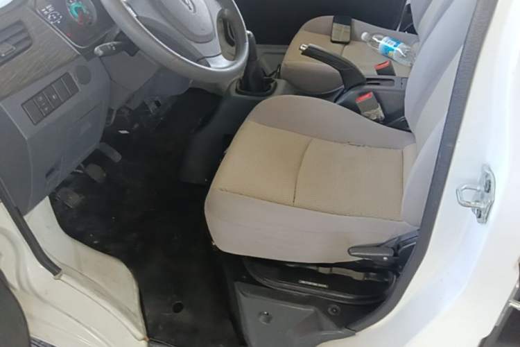 Used Jinbei Hiace X30 2023 1.5L Super-Comfortable Passenger Van 5/6/7-Seater Non-Air-Conditioned Version Model SWC15M Left Front Seat