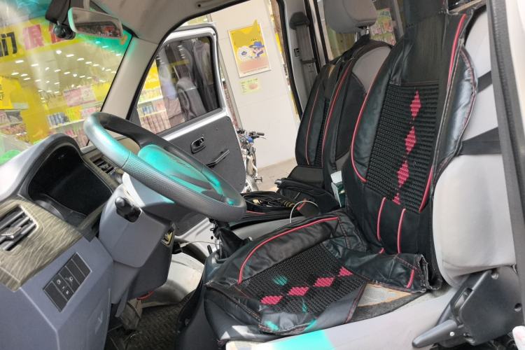 Used Jinbei Hiace X30 2023 1.5L Super-Comfortable Passenger Van 5/6/7-Seater Non-Air-Conditioned Version Model SWC15M Left Front Seat