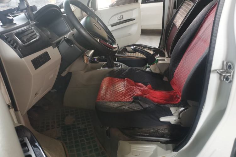 Used Jinbei Hiace X30 2023 1.5L Business-Style Van 2/5-Seater Air-Conditioned Version SWC15M Left Front Seat