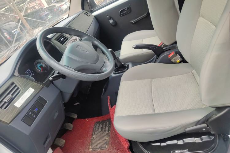 Used Jinbei Hiace X30 2023 1.5L Super-Comfortable Passenger Van 5/6/7-Seater Non-Air-Conditioned Version Model SWC15M Left Front Seat