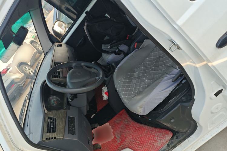 Used Jinbei Hiace X30 2023 1.5L Super-Comfortable Passenger Van 5/6/7-Seater Non-Air-Conditioned Version Model SWC15M Left Front Seat