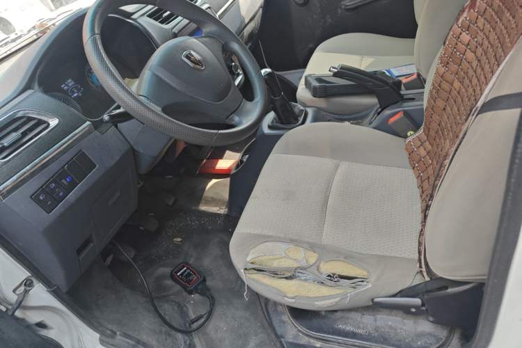 Used Jinbei Hiace X30 2023 1.5L Wealthy-Style Passenger Van 5/6/7-Seater Non-Air-Conditioned Version SWC15M Left Front Seat