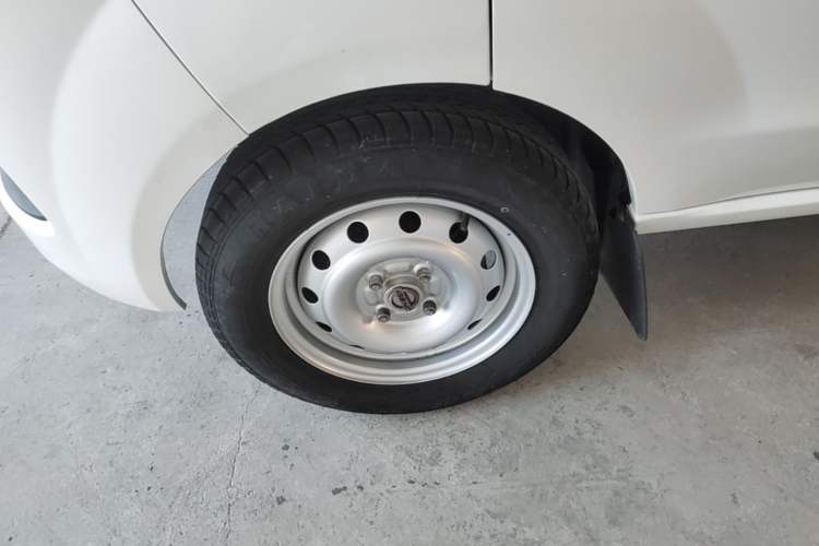 Used Jinbei Hiace X30 2023 1.5L Super-Enjoyment Van 2/5 Seats Non-Air-Conditioned Version SWC15M Left Front Wheel Hub