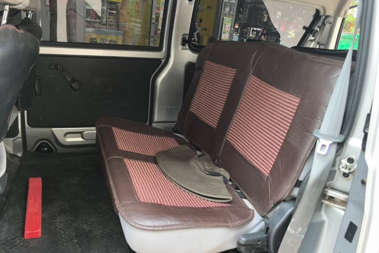 Used Jinbei Hiace X30 2023 1.5L Super-Comfortable Passenger Van 5/6/7-Seater Non-Air-Conditioned Version Model SWC15M Left Rear Seat