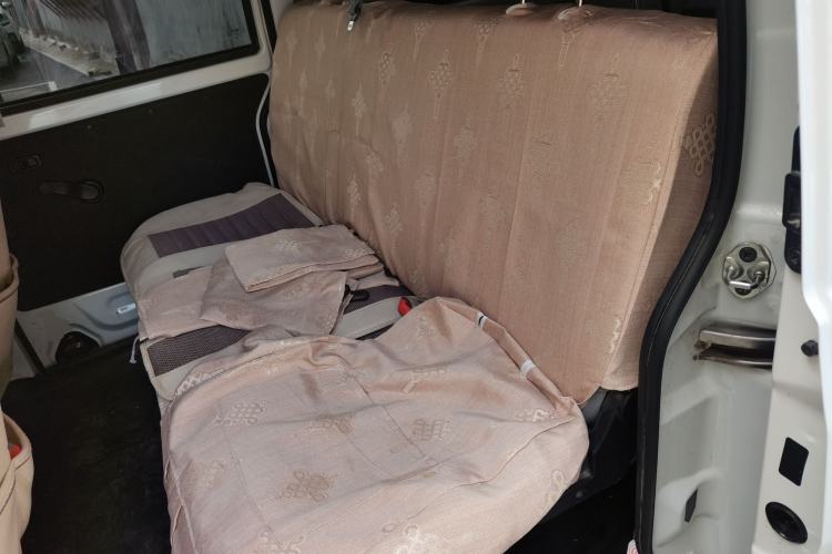 Used Jinbei Hiace X30 2023 1.5L Super-Comfortable Passenger Van 5/6/7-Seater Non-Air-Conditioned Version Model SWC15M Left Rear Seat