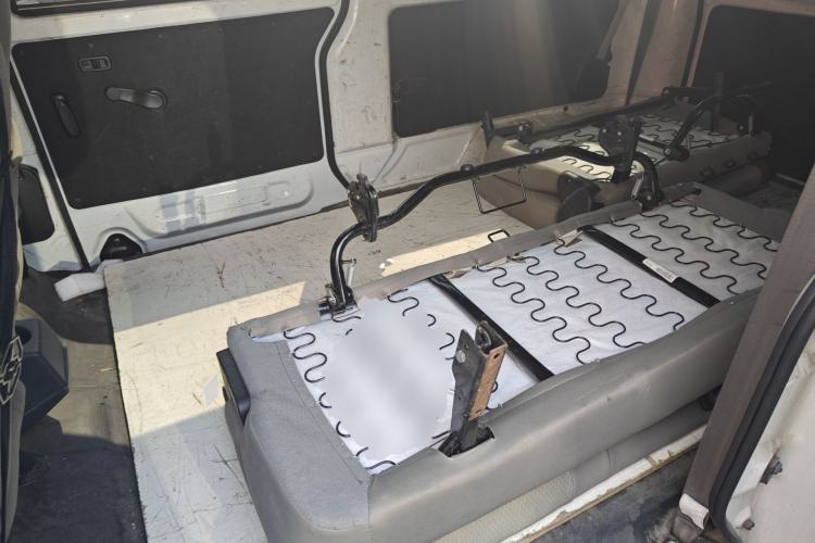 Used Jinbei Hiace X30 2023 1.5L Wealthy-Style Passenger Van 5/6/7-Seater Non-Air-Conditioned Version SWC15M Left Rear Seat