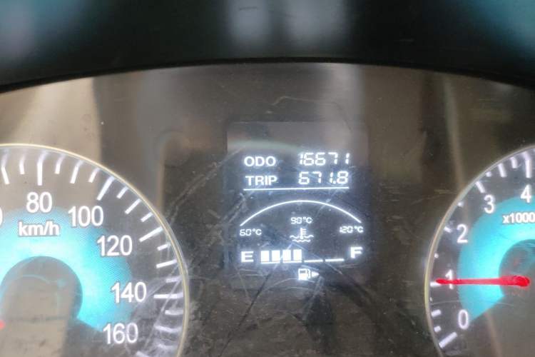 Used Jinbei Hiace X30 2023 1.5L Wealthy-Style Passenger Van 5/6/7-Seater Non-Air-Conditioned Version SWC15M Odometer Close Up