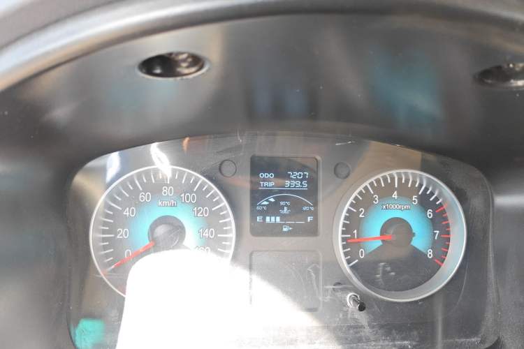Used Jinbei Hiace X30 2023 1.5L Super-Comfortable Passenger Van 5/6/7-Seater Non-Air-Conditioned Version Model SWC15M Odometer Close Up